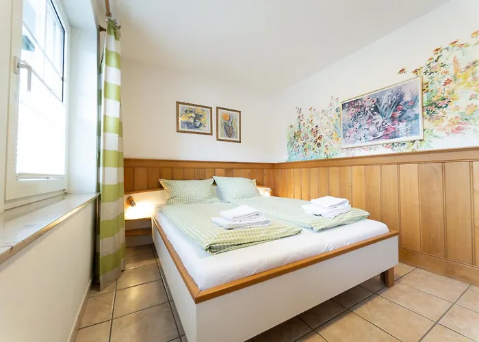 Hof Koehne - Altes - Hund Appartement Schmallenberg